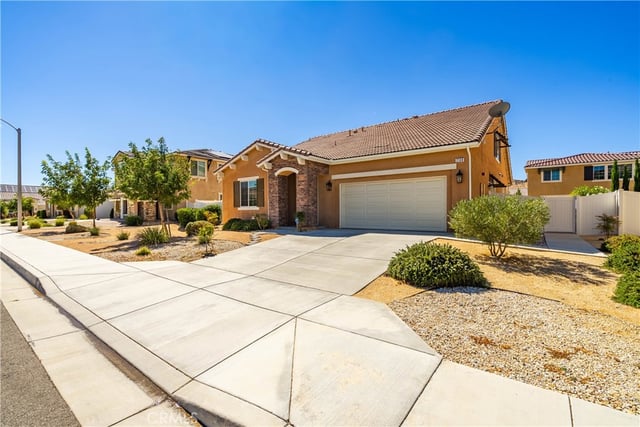 2108 Cork Oak Street, Palmdale, CA 93551 — photo 5 of 51