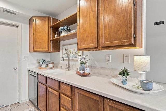 16165 Village 16, Camarillo, CA 93012 — photo 18 of 55
