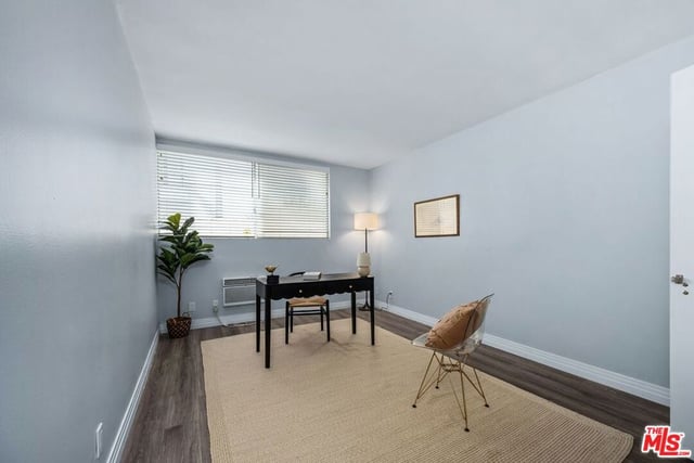 530 S Barrington Avenue 109, Los Angeles, CA 90049 — photo 18 of 25