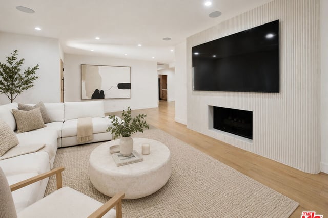 5955 Oakdale Avenue, Woodland Hills, CA 91367 — photo 24 of 48