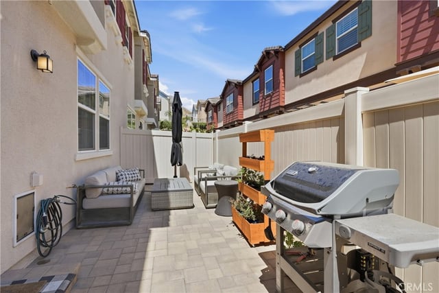 22077 Barrington, Saugus, CA 91350 — photo 14 of 20
