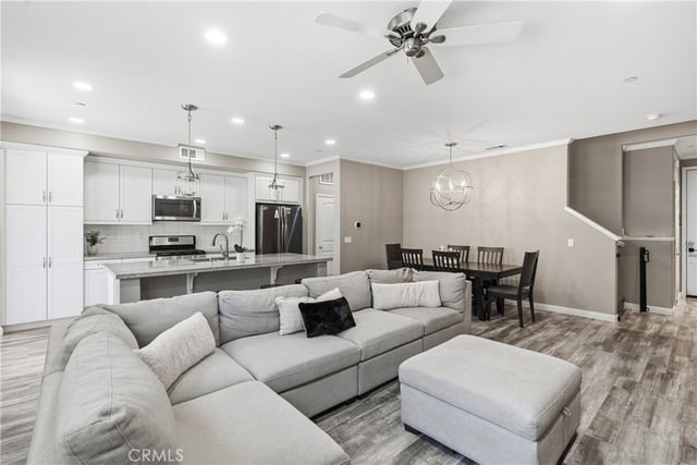 22077 Barrington, Saugus, CA 91350 — photo 3 of 20