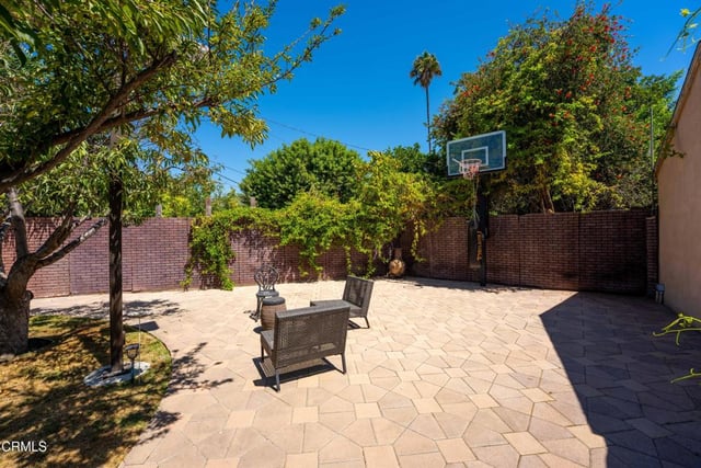 814 Kellogg Avenue, Glendale, CA 91202 — photo 21 of 27
