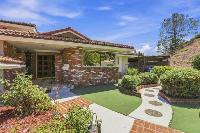560 N 6th Street, Santa Paula, CA 93060 — photo 5 of 54