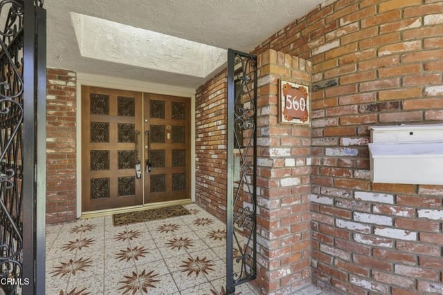 560 N 6th Street, Santa Paula, CA 93060 — photo 6 of 54
