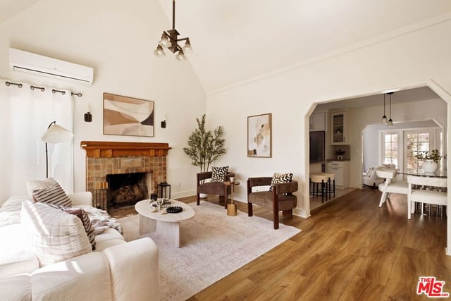 629 N Citrus Avenue, Los Angeles, CA 90036 — photo 6 of 39