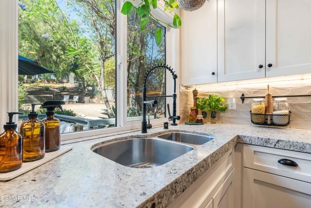 1039 Nonchalant Drive, Simi Valley, CA 93065 — photo 15 of 64