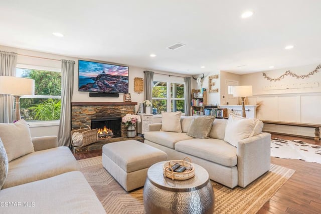 1039 Nonchalant Drive, Simi Valley, CA 93065 — photo 5 of 64