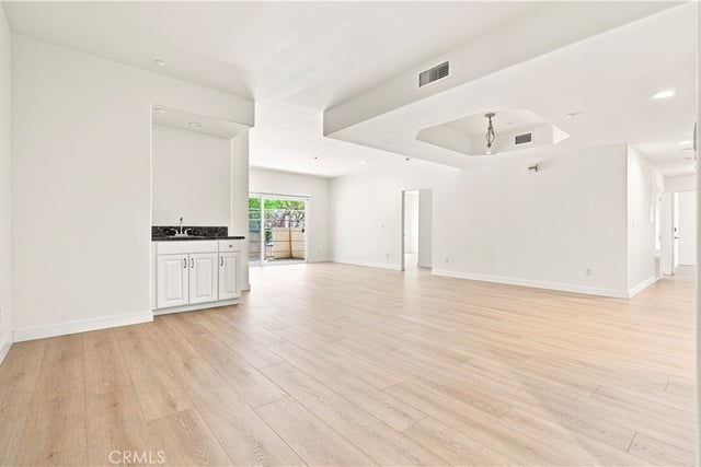 8555 Cashio St APT 101, Los Angeles, CA 90035, Los Angeles, CA 90035 — photo 19 of 26