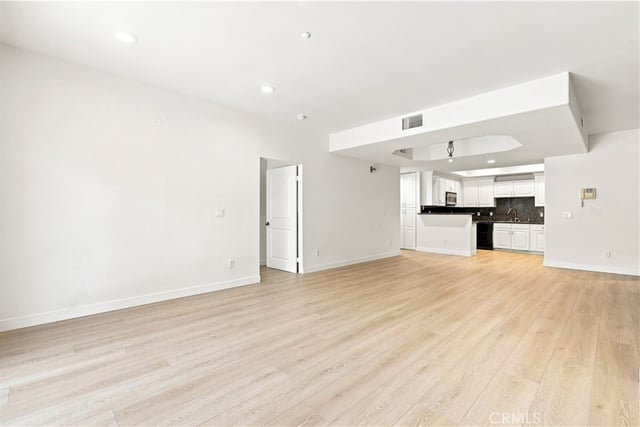8555 Cashio St APT 101, Los Angeles, CA 90035, Los Angeles, CA 90035 — photo 7 of 26