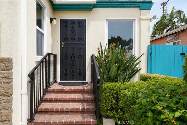 6453 Allston, Los Angeles, CA 90022 — photo 7 of 37