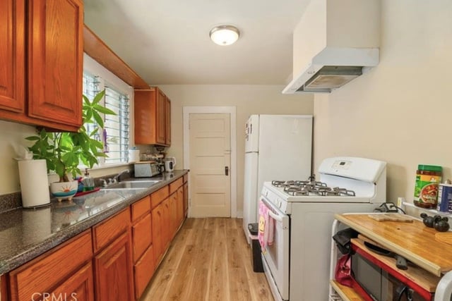 2210 Scott, Los Angeles, CA 90026 — photo 10 of 17