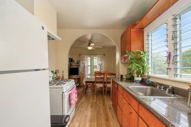 2210 Scott, Los Angeles, CA 90026 — photo 11 of 17