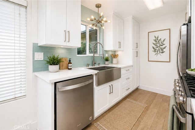 11138 Aqua Vista ST 19, Studio City, CA 91602 — photo 3 of 24