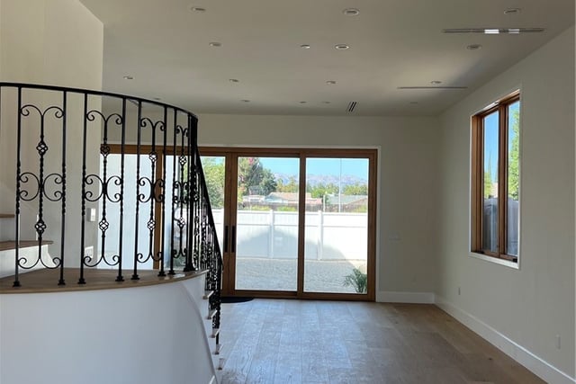 20329 Stagg Street, Winnetka, CA 91306 — photo 12 of 34