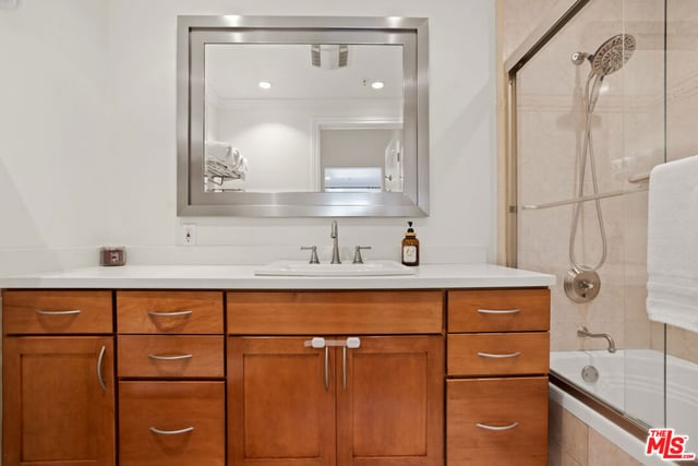 1426 N Laurel Avenue 110, West Hollywood, CA 90046 — photo 25 of 47