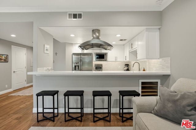 1426 N Laurel Avenue 110, West Hollywood, CA 90046 — photo 9 of 47