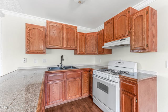202 S Steckel Drive, Santa Paula, CA 93060 — photo 5 of 14
