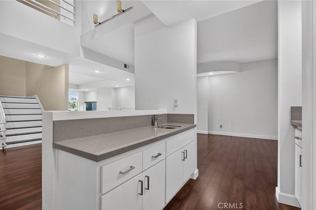 1425 Columbia Dr, Glendale, CA 91205 — photo 13 of 43