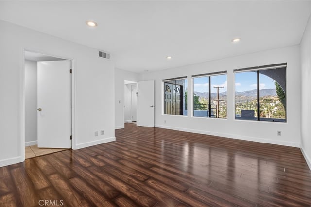 1425 Columbia Dr, Glendale, CA 91205 — photo 15 of 43