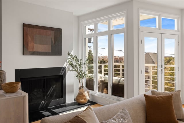 3019 3rd Street 202, Santa Monica, CA 90405 — photo 2 of 41