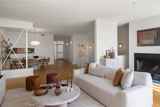 3019 3rd Street 202, Santa Monica, CA 90405 — photo 4 of 41