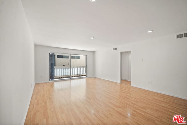 444 S Gramercy Place 10, Los Angeles, CA 90020 — photo 15 of 37