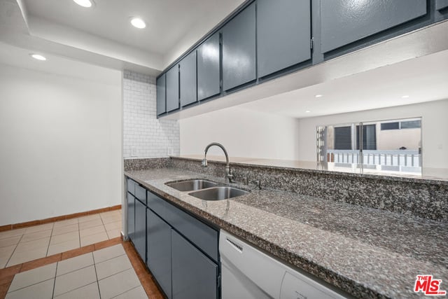 444 S Gramercy Place 10, Los Angeles, CA 90020 — photo 18 of 37