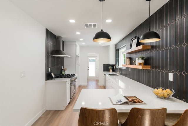 3810 Olmsted Avenue, Los Angeles, CA 90008 — photo 9 of 28