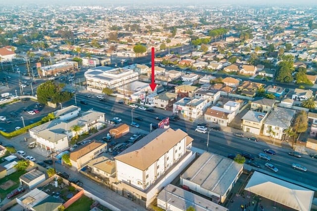 10024 S Western Avenue, Los Angeles, CA 90047 — photo 11 of 25
