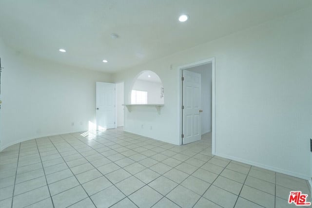 10024 S Western Avenue, Los Angeles, CA 90047 — photo 14 of 25