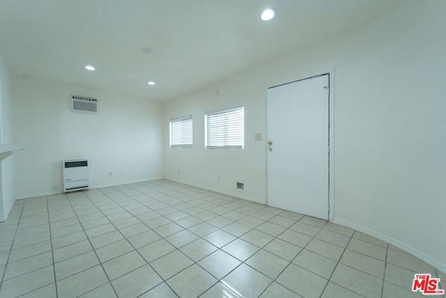 10024 S Western Avenue, Los Angeles, CA 90047 — photo 15 of 25