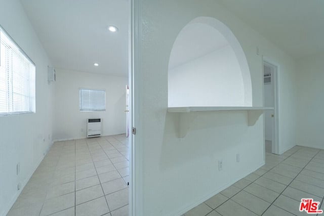 10024 S Western Avenue, Los Angeles, CA 90047 — photo 16 of 25