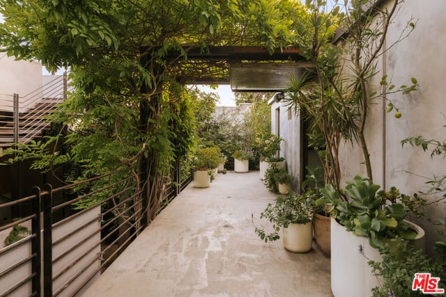 554 Westminster Avenue, Los Angeles, CA 90291 — photo 24 of 29