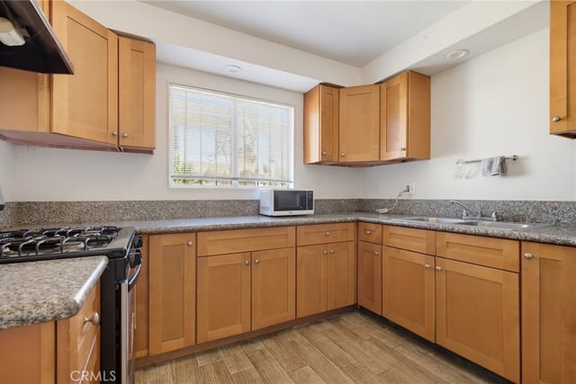 13 Paradise N, Carson, CA 90745 — photo 6 of 22