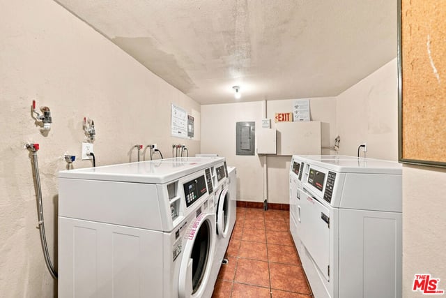 435 S Virgil Avenue 208, Los Angeles, CA 90020 — photo 17 of 20