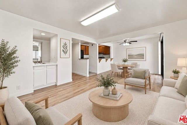 435 S Virgil Avenue 208, Los Angeles, CA 90020 — photo 3 of 20