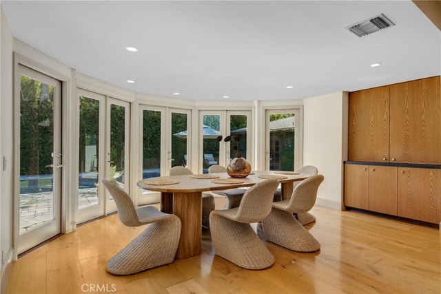 4060 Harclare Lane, Encino, CA 91436 — photo 17 of 65