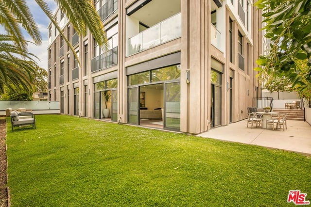 425 N Palm Drive 103, Beverly Hills, CA 90210 — photo 14 of 33