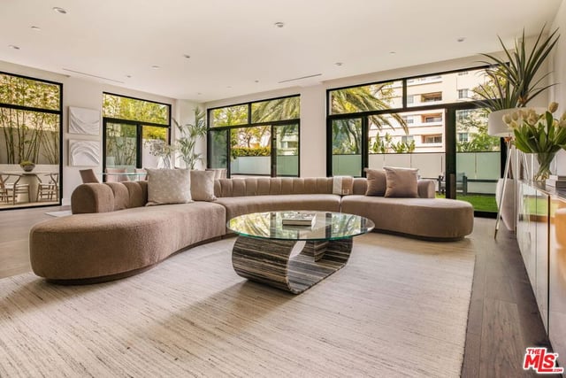 425 N Palm Drive 103, Beverly Hills, CA 90210 — photo 2 of 33