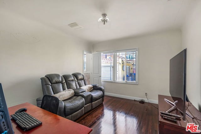 3827 Olmsted Avenue, Los Angeles, CA 90008 — photo 16 of 33