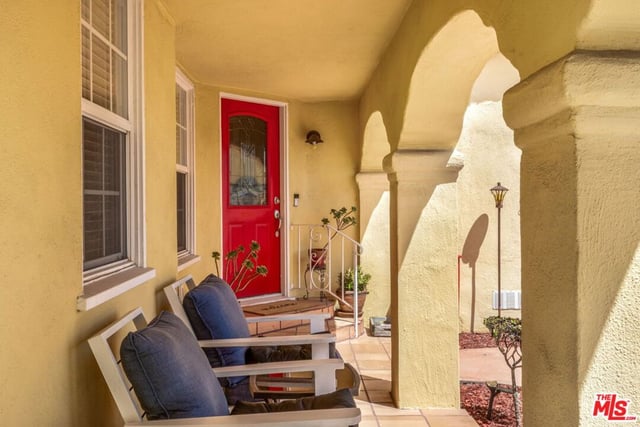 3827 Olmsted Avenue, Los Angeles, CA 90008 — photo 3 of 33