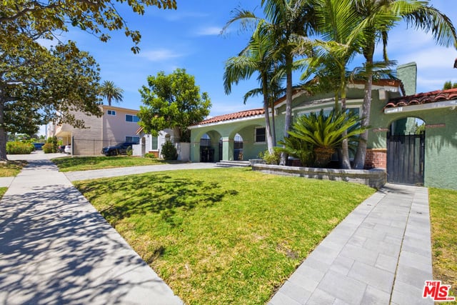 3237 W 74th Street, Los Angeles, CA 90043 — photo 3 of 29
