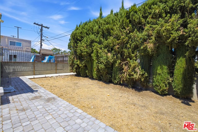 3237 W 74th Street, Los Angeles, CA 90043 — photo 9 of 29