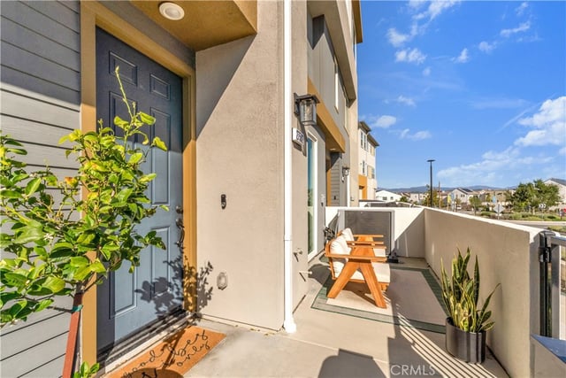 27582 Manzanita Way, Valencia, CA 91381 — photo 4 of 60