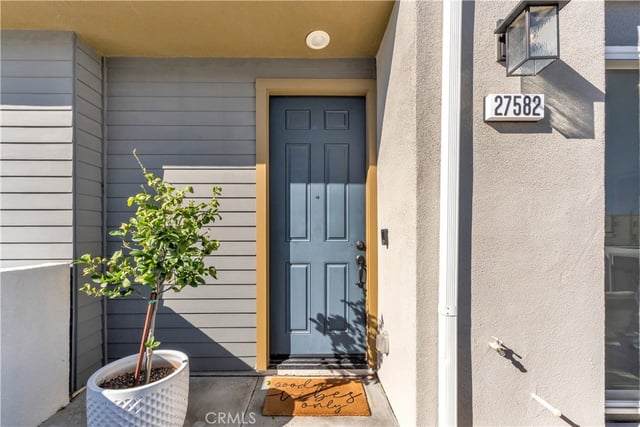 27582 Manzanita Way, Valencia, CA 91381 — photo 5 of 60