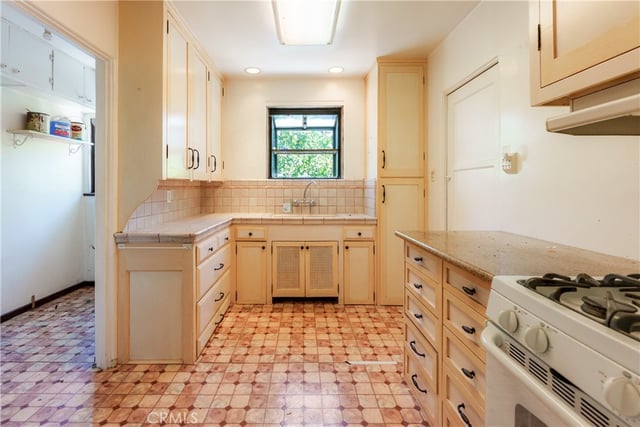 11209 La Maida, North Hollywood, CA 91601 — photo 9 of 18