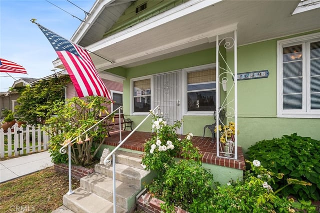 2639 S Denison Avenue, San Pedro, CA 90731 — photo 3 of 40
