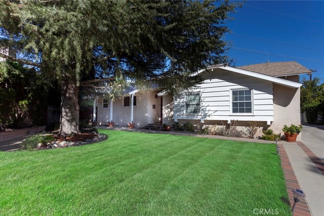 9433 Geyser Avenue, Northridge, CA 91324 — photo 5 of 31