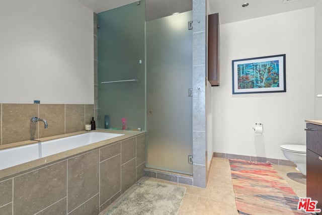 6250 Hollywood Boulevard 6L, Los Angeles, CA 90028 — photo 17 of 24